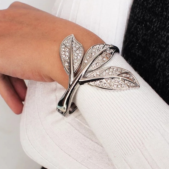 Jewelry - Silver Leaf Design Cuff Women Fashion Bracelet